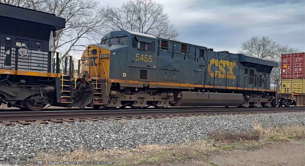 CSX 5455 These 2 lead X136.